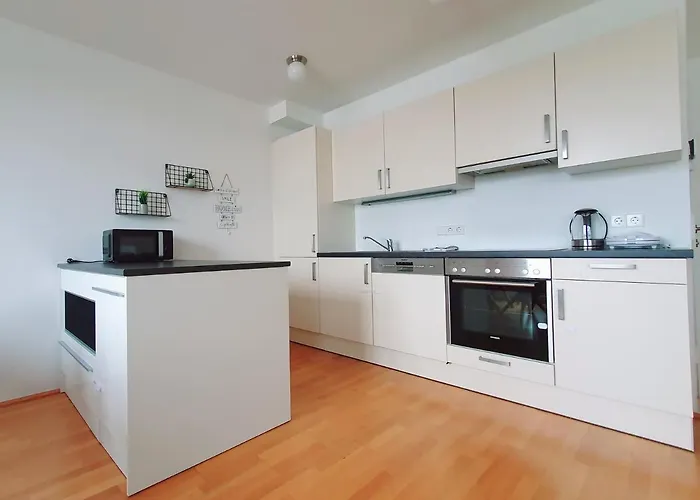 Near Two Bedroom Duplex * Відень