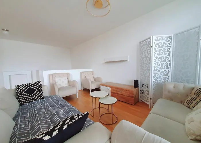 Near Two Bedroom Duplex * Відень