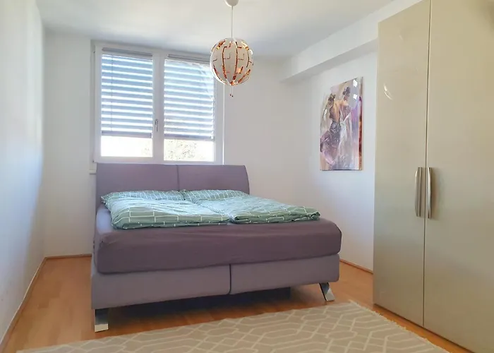 Near Two Bedroom Duplex * Відень