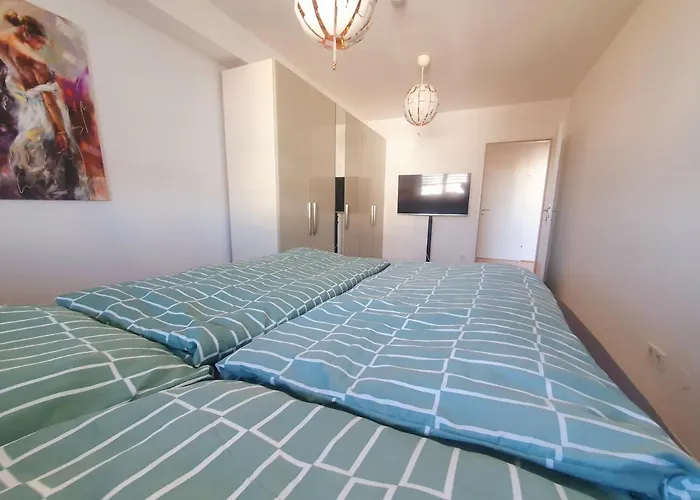 Near Two Bedroom Duplex Апартаменти